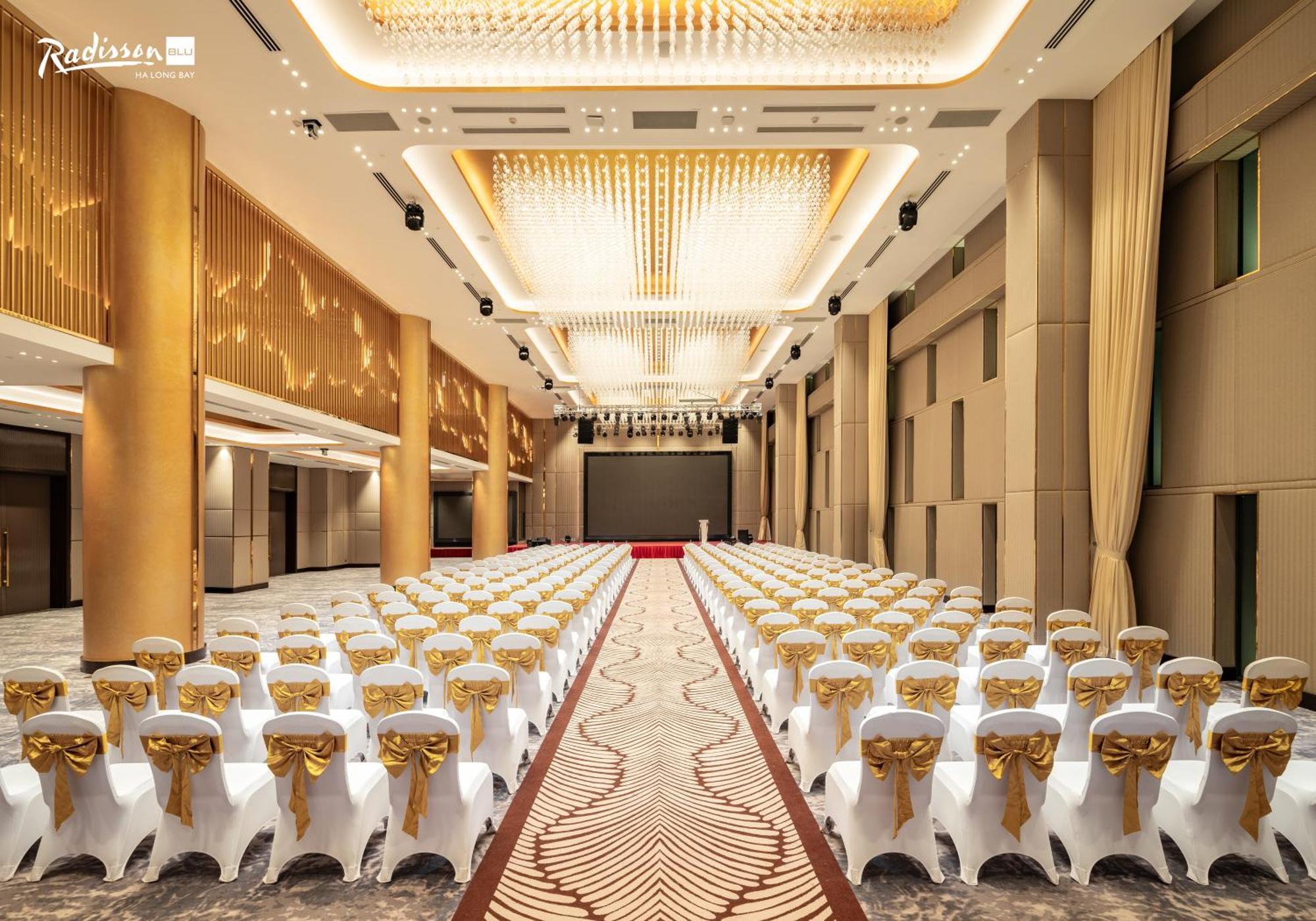 Radisson Blu Ha Long Bay Hotel Exterior foto
